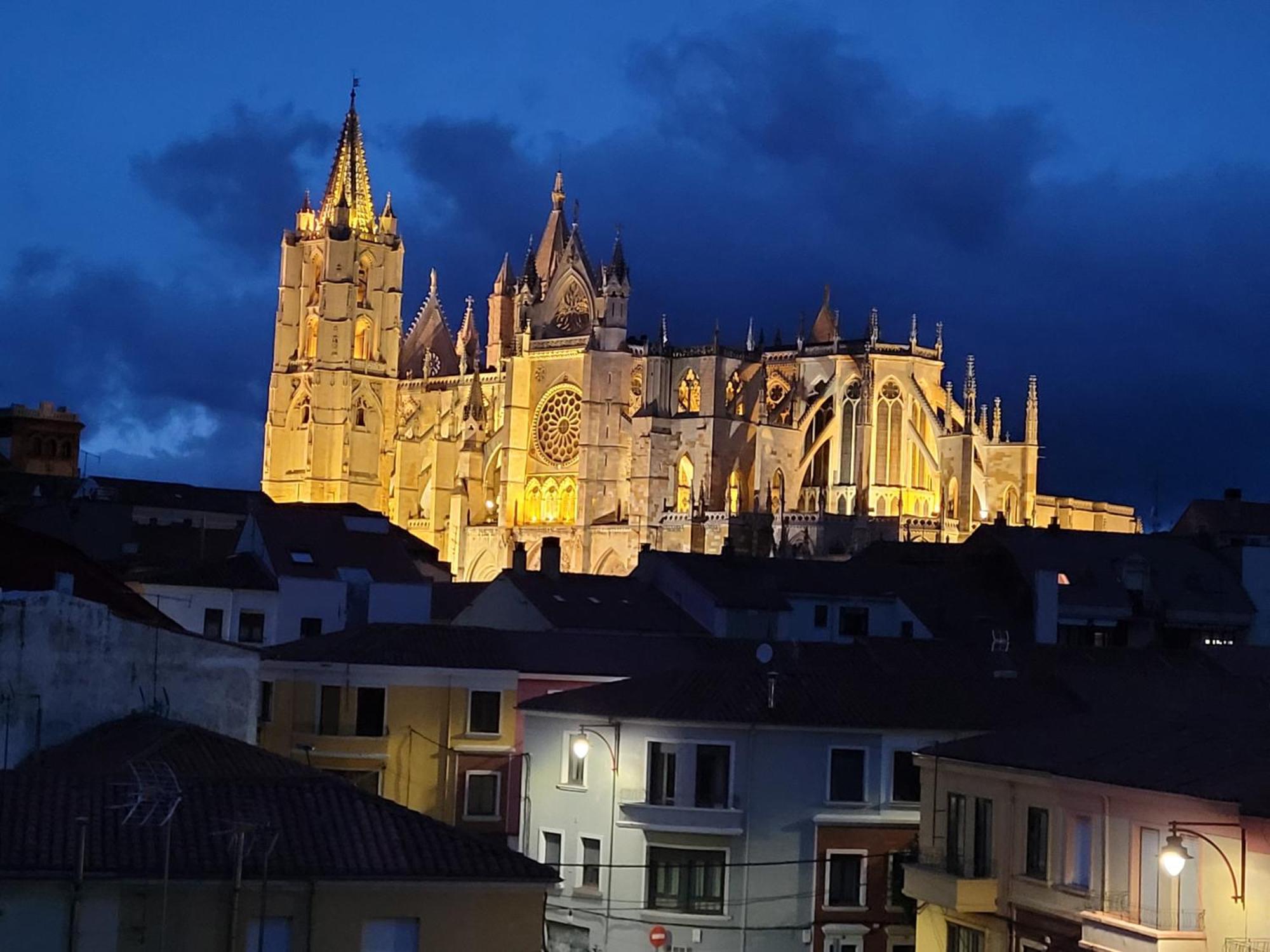 Апартаменты Catedral De Leon II Экстерьер фото